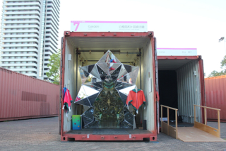 Illustration for article titled There's a Trippy Walk-In Kaleidoscope Hiding In This Shipping Container